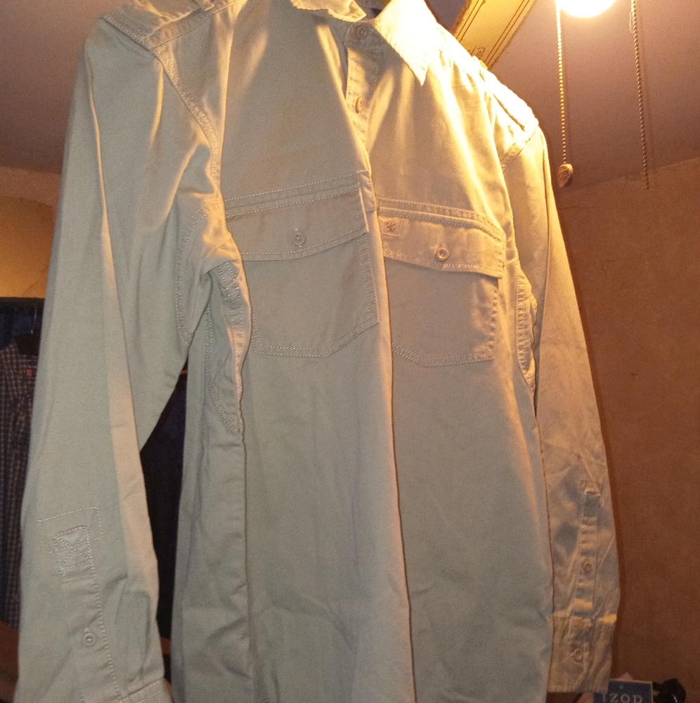 NWT izod cargo long sleeve
